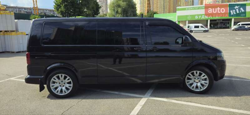 Минивэн Volkswagen Multivan 2013 в Киеве
