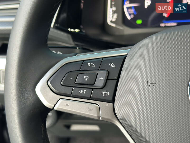 Мінівен Volkswagen Multivan 2024 в Києві