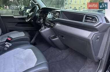 Минивэн Volkswagen Multivan 2024 в 