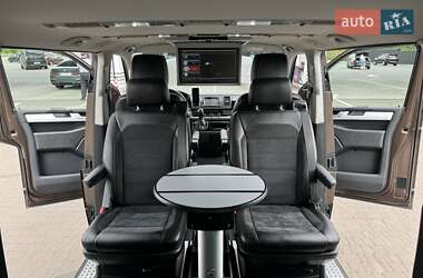 Минивэн Volkswagen Multivan 2016 в 