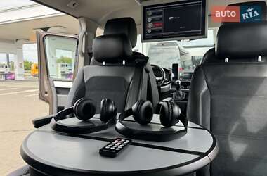 Минивэн Volkswagen Multivan 2016 в 