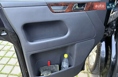 Минивэн Volkswagen Multivan 2015 в 