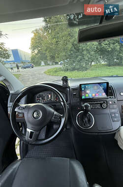 Минивэн Volkswagen Multivan 2015 в 