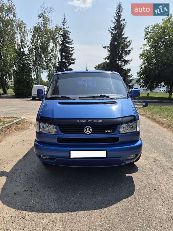 Минивэн Volkswagen Multivan 2002 в Корсуне-Шевченковском