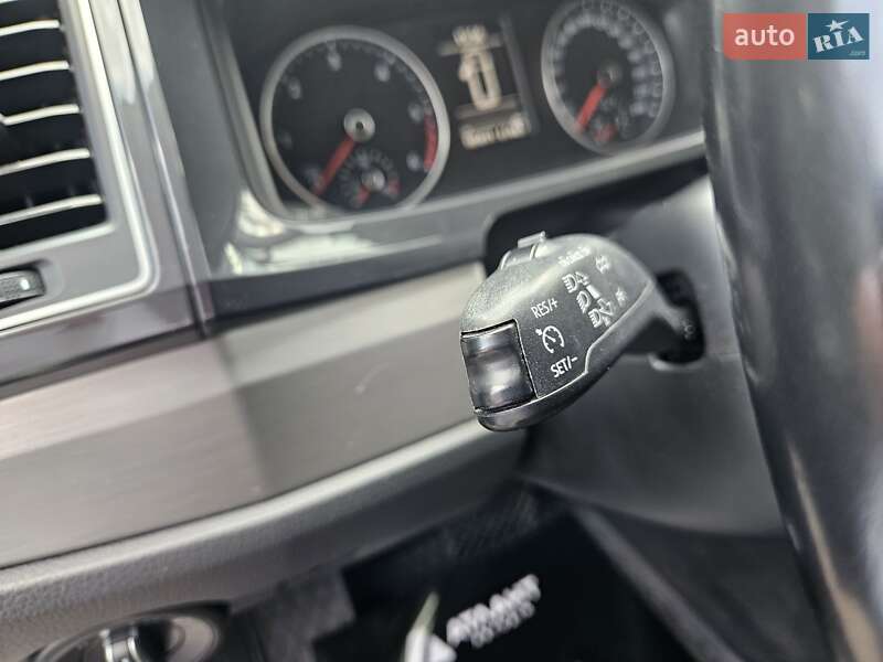 Минивэн Volkswagen Multivan 2019 в Киеве