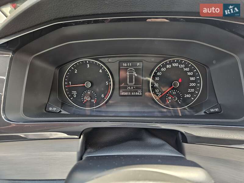 Минивэн Volkswagen Multivan 2019 в Киеве