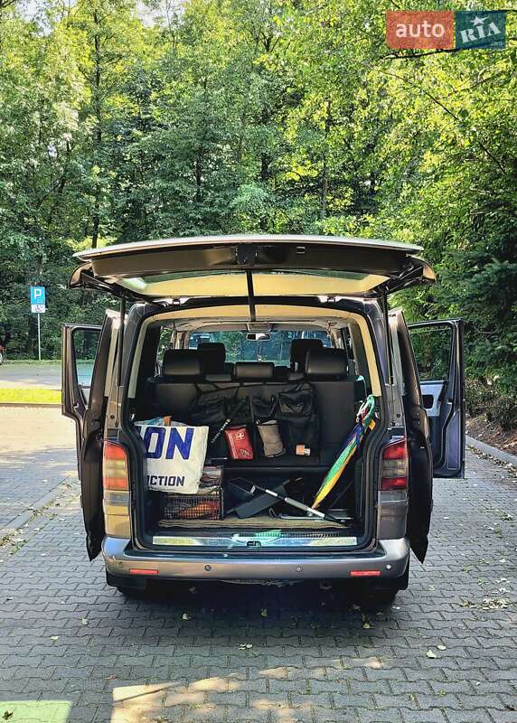 Минивэн Volkswagen Multivan 2006 в Киеве