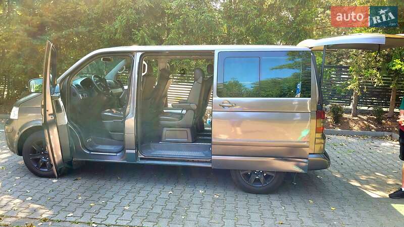 Минивэн Volkswagen Multivan 2006 в Киеве