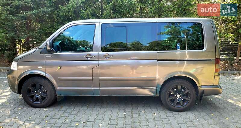 Минивэн Volkswagen Multivan 2006 в Киеве