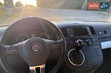 Минивэн Volkswagen Multivan 2015 в 