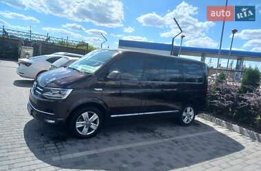 Минивэн Volkswagen Multivan 2016 в 