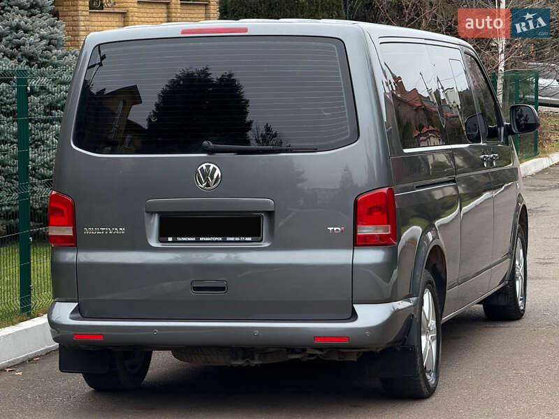 Минивэн Volkswagen Multivan 2011 в Ровно