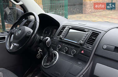 Минивэн Volkswagen Multivan 2011 в 