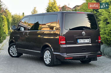 Минивэн Volkswagen Multivan 2015 в 