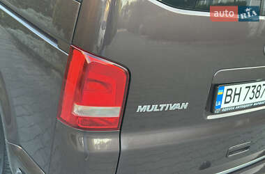 Минивэн Volkswagen Multivan 2015 в 