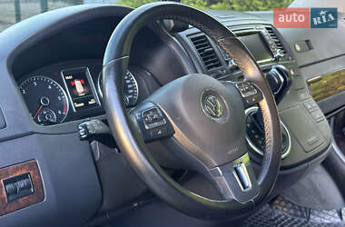 Минивэн Volkswagen Multivan 2015 в 