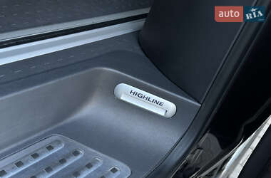 Минивэн Volkswagen Multivan 2015 в 