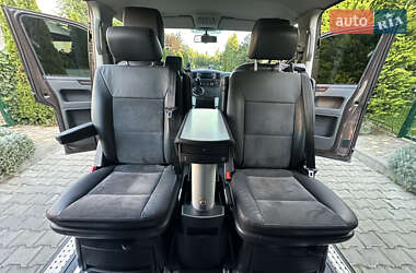Минивэн Volkswagen Multivan 2015 в 