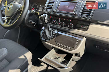Минивэн Volkswagen Multivan 2016 в 