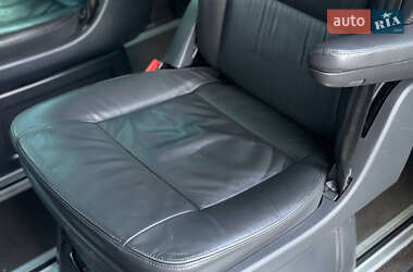 Минивэн Volkswagen Multivan 2009 в 