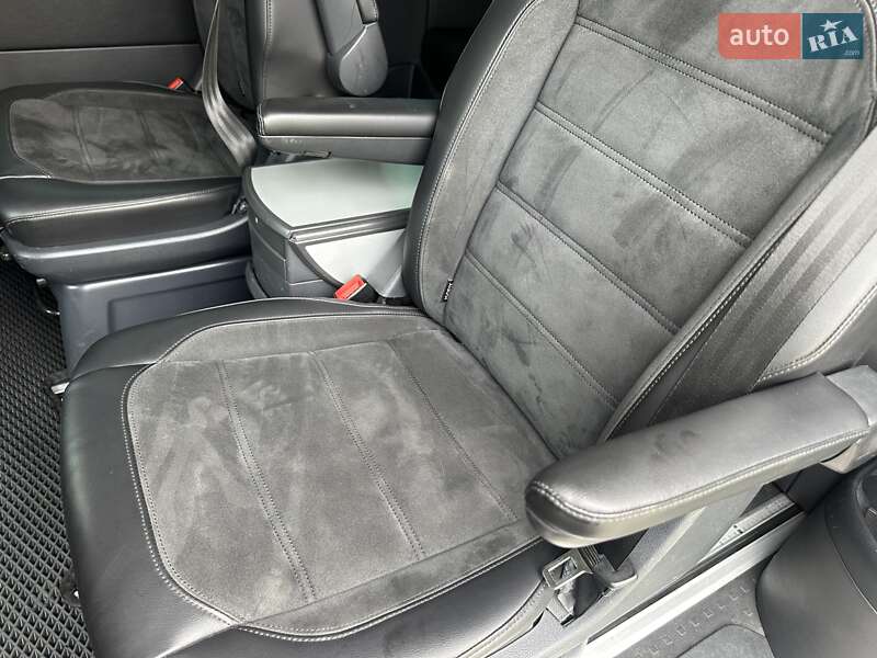 Минивэн Volkswagen Multivan 2017 в Днепре