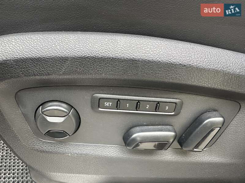 Минивэн Volkswagen Multivan 2017 в Днепре