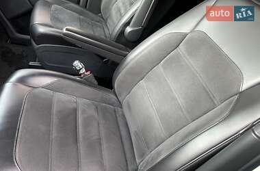 Минивэн Volkswagen Multivan 2017 в 
