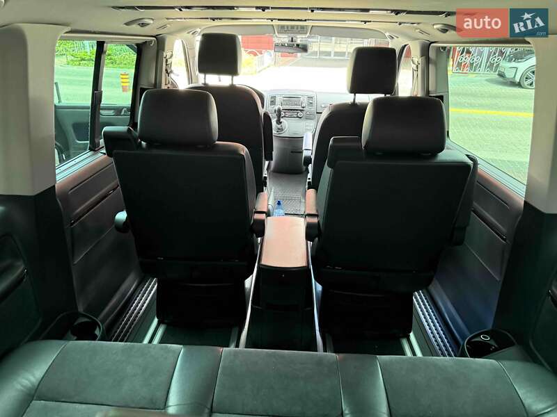 Минивэн Volkswagen Multivan 2014 в Львове