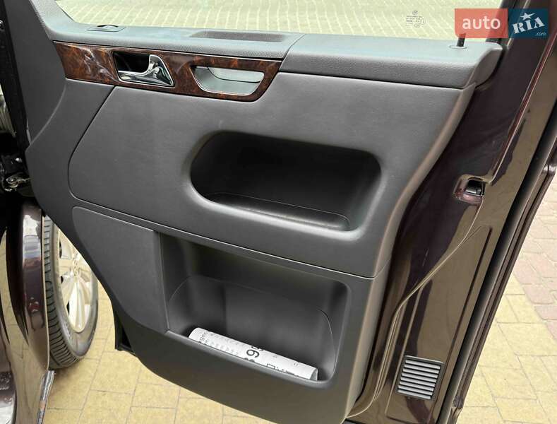 Минивэн Volkswagen Multivan 2014 в Львове