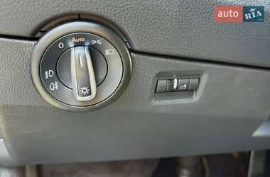 Минивэн Volkswagen Multivan 2016 в 