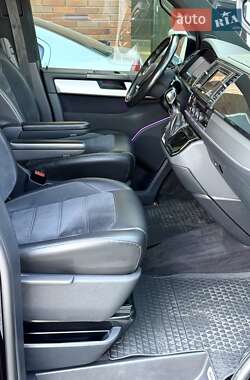 Минивэн Volkswagen Multivan 2016 в 