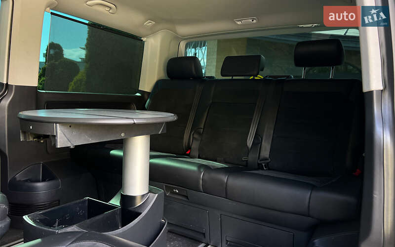 Минивэн Volkswagen Multivan 2017 в Львове