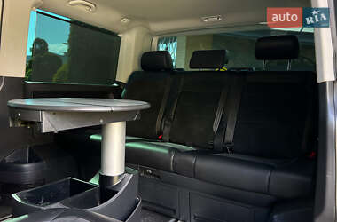 Минивэн Volkswagen Multivan 2017 в 
