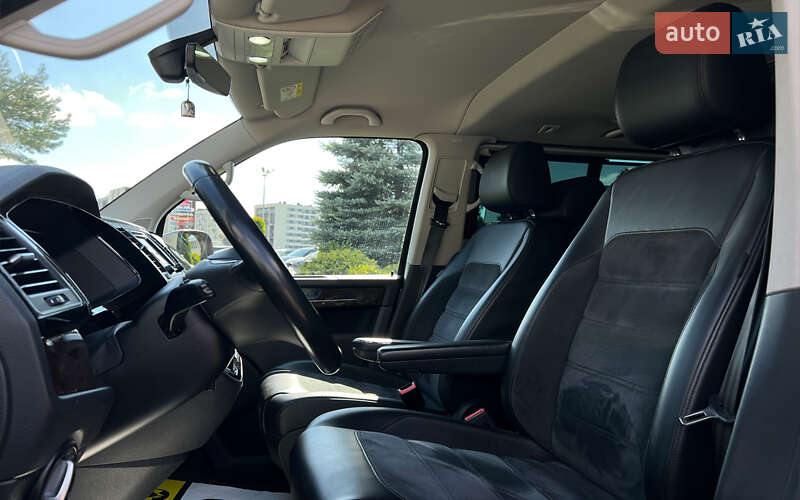 Минивэн Volkswagen Multivan 2017 в Львове
