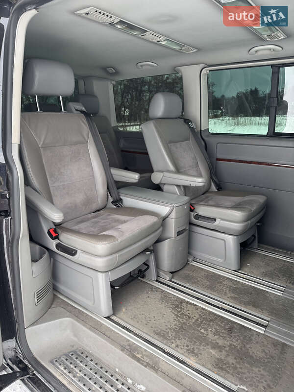 Мінівен Volkswagen Multivan 2008 в Бучі