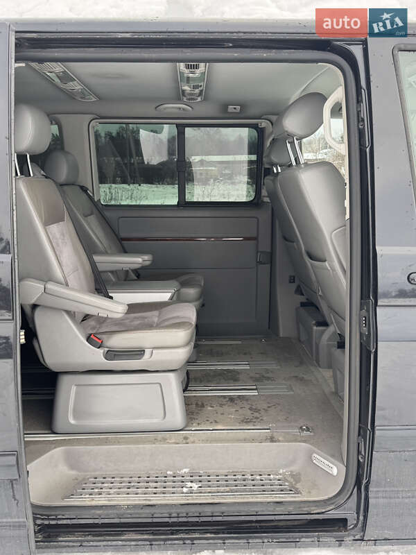 Мінівен Volkswagen Multivan 2008 в Бучі