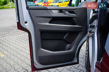 Мінівен Volkswagen Multivan 2020 в 