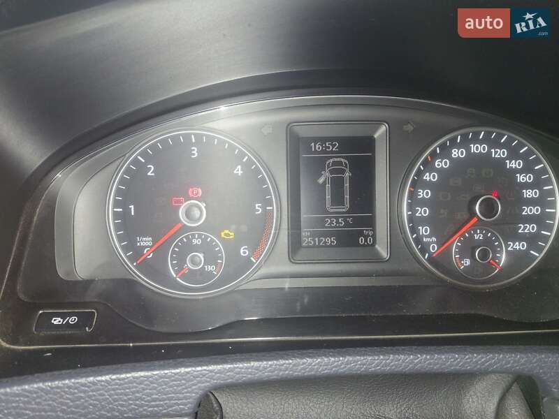 Минивэн Volkswagen Multivan 2012 в Днепре