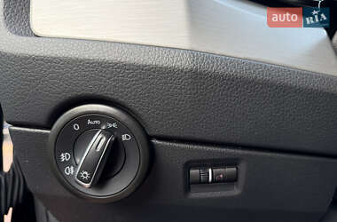 Минивэн Volkswagen Multivan 2018 в 