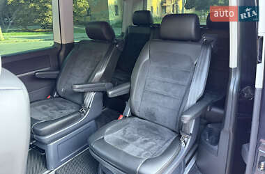 Минивэн Volkswagen Multivan 2018 в 