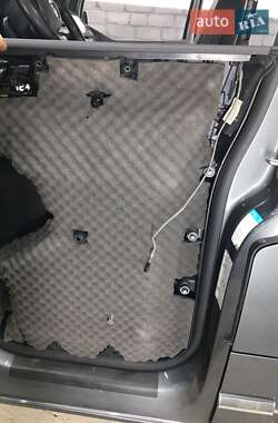 Минивэн Volkswagen Multivan 2018 в 