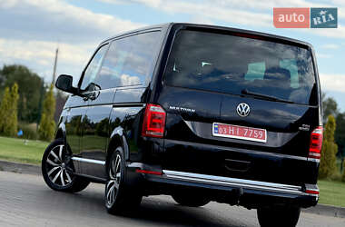 Мінівен Volkswagen Multivan 2016 в 