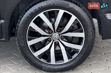 Мінівен Volkswagen Multivan 2016 в 