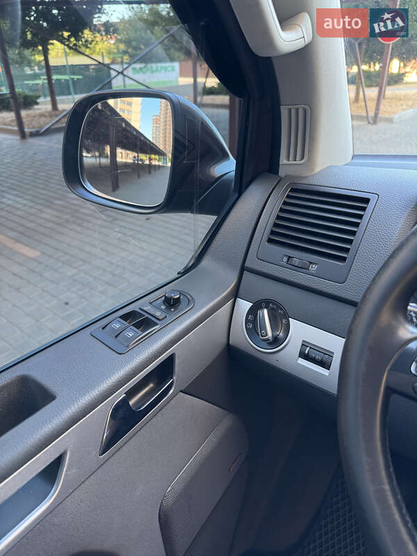 Минивэн Volkswagen Multivan 2010 в Одессе фото 17 Минивэн Volkswagen Multivan 2010 в Одессе