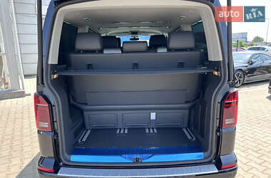 Минивэн Volkswagen Multivan 2023 в 