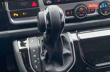 Мінівен Volkswagen Multivan 2019 в 