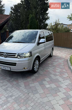 Мінівен Volkswagen Multivan 2011 в 