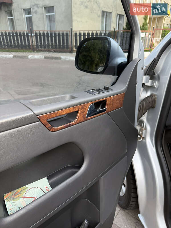 Мінівен Volkswagen Multivan 2011 в Стрию