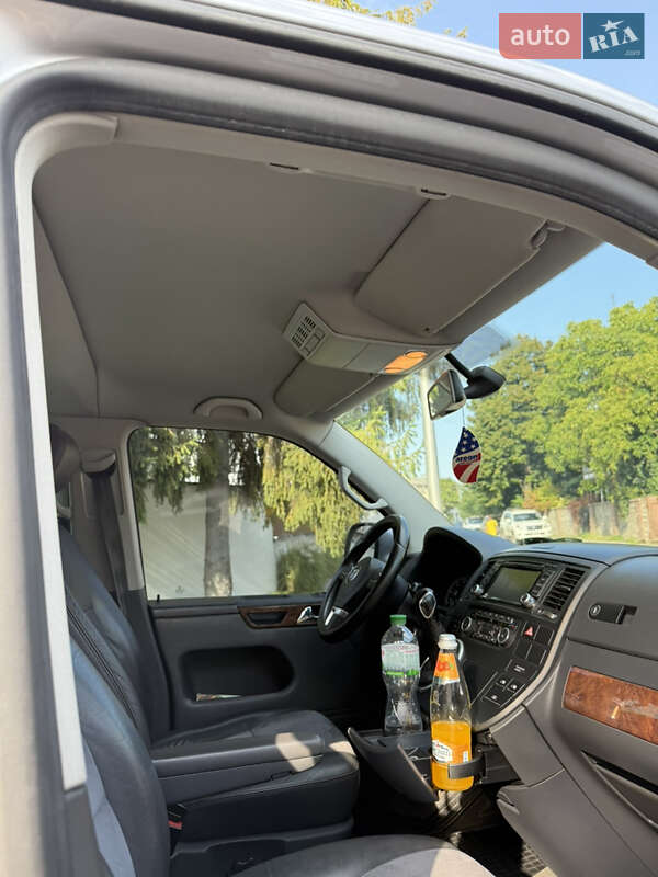 Мінівен Volkswagen Multivan 2011 в Стрию