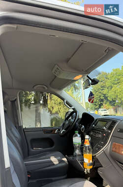 Мінівен Volkswagen Multivan 2011 в 